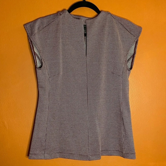 NWOT AT Houndstooth Split Mock Neck Shell - Picture 3 of 6